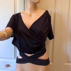 Crisscross Wraparound Croptop L